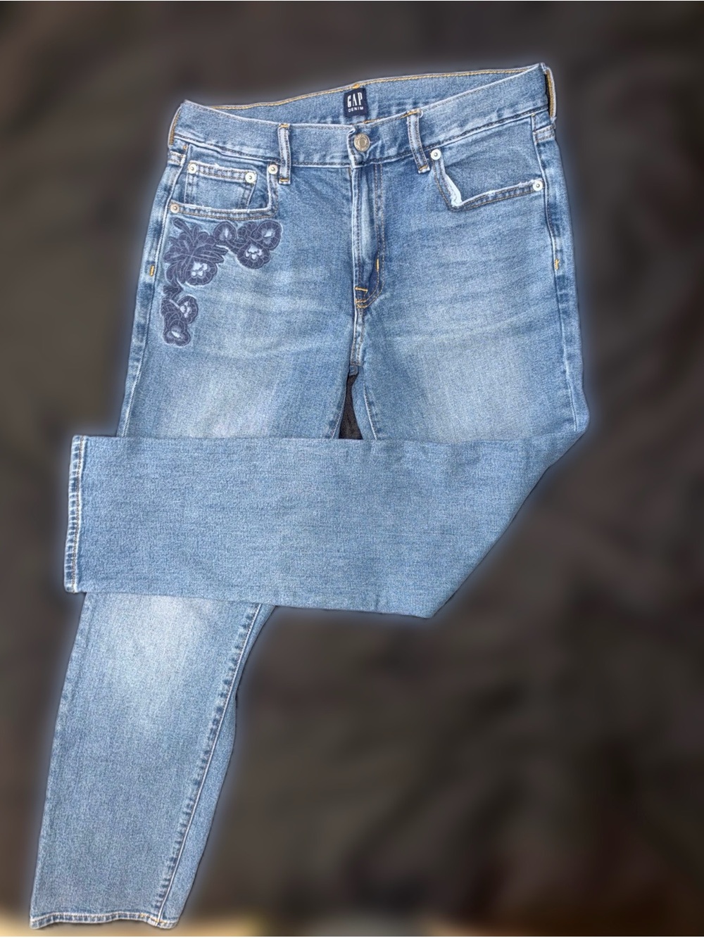 GAP Women's Light Blue Straight-Leg Jeans with Navy Floral Embroidery - Picture 4 of 5